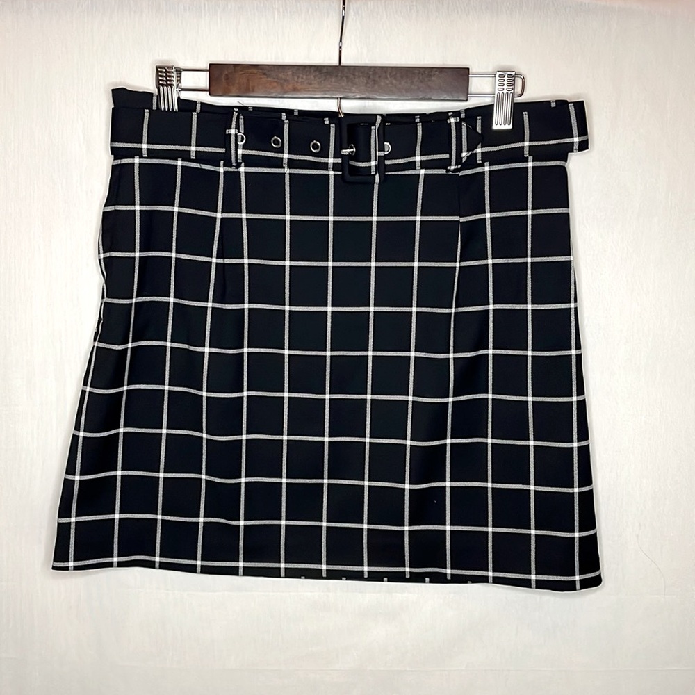 H&M belted skirt black and white